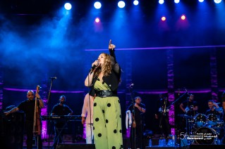 Une référence dans la musique cubaine, découvrez le concert de Los Van Van.