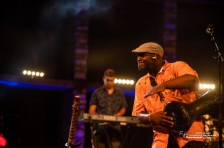 Après 12 ans, L’Orchestre National de Barbès (ONB), de retour au Festival International de Hammamet et continue à faire danser la foule avec leur brassage musical.