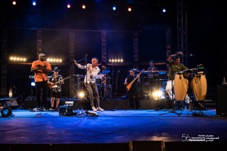 Après 12 ans, L’Orchestre National de Barbès (ONB), de retour au Festival International de Hammamet et continue à faire danser la foule avec leur brassage musical.