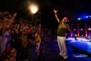 Après 12 ans, L’Orchestre National de Barbès (ONB), de retour au Festival International de Hammamet et continue à faire danser la foule avec leur brassage musical.