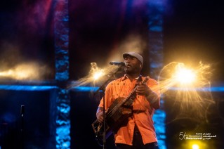 Après 12 ans, L’Orchestre National de Barbès (ONB), de retour au Festival International de Hammamet et continue à faire danser la foule avec leur brassage musical.