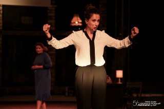 La pièce de théâtre « Club de chant » de Cyrine Gannoun sur la scène du Festival International de Hammamet. 