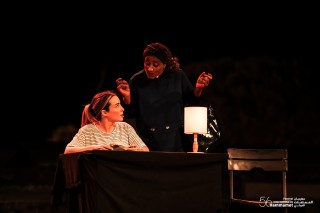 La pièce de théâtre « Club de chant » de Cyrine Gannoun sur la scène du Festival International de Hammamet. 