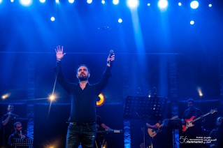 Le spectacle de Wael Jassar sur la scène du Festival International de Hammamet.