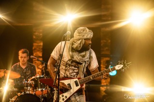Le spectacle de Kel Assouf sur la scène du Festival International de Hammamet.